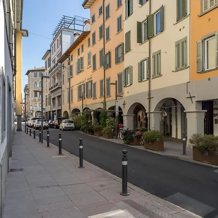 San Bernardino 8 - Immobili E Soluzioni Rent Apartment *